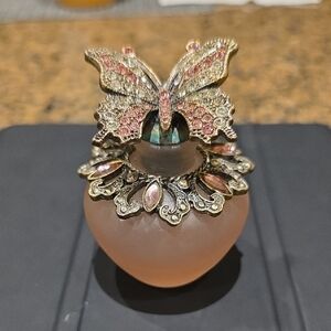 Elegant Butterfly with Pink and Gold Parfum Bottle